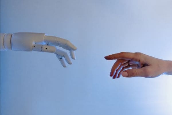 Confianza de los humanos hacia los robots Foto de Tara Winstead en Pexels